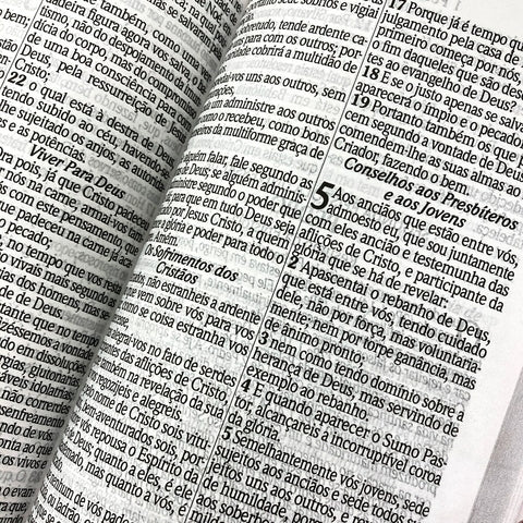 Bíblia Sagrada RC Letra Hipergigante Com Harpa E Corinhos Semiflexível Bordô